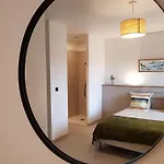 St Francois Heated Swimming Pool ,air Conditioning ,free Parking Nyaraló